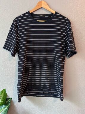 Theory Navy and White Horizontal Stripe Crew Neck Tee | Coastal Cottage Size L